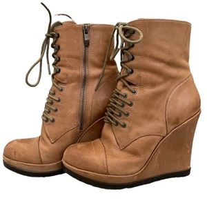 Vince Camuto Suni Camel Leather Lace Up Wedge Heel Platform Ankle Booties, sz 38